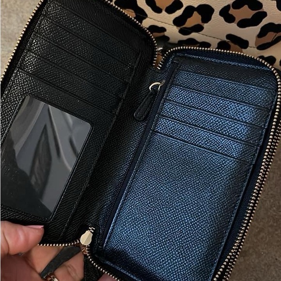 Coach tote and double zip wallet - Picture 5 of 9